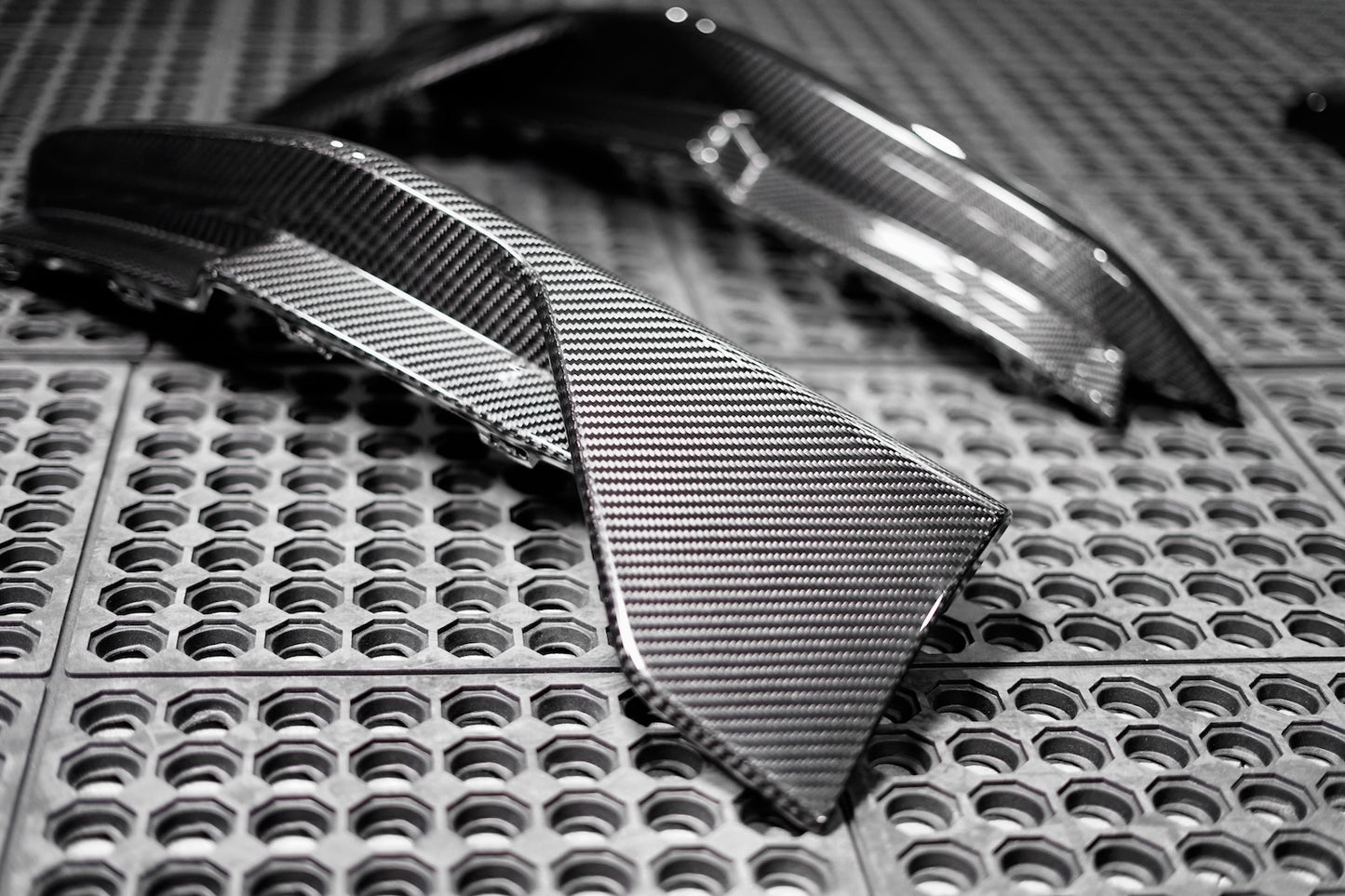 G8X MP Style Dry Carbon Fiber Rear Corners