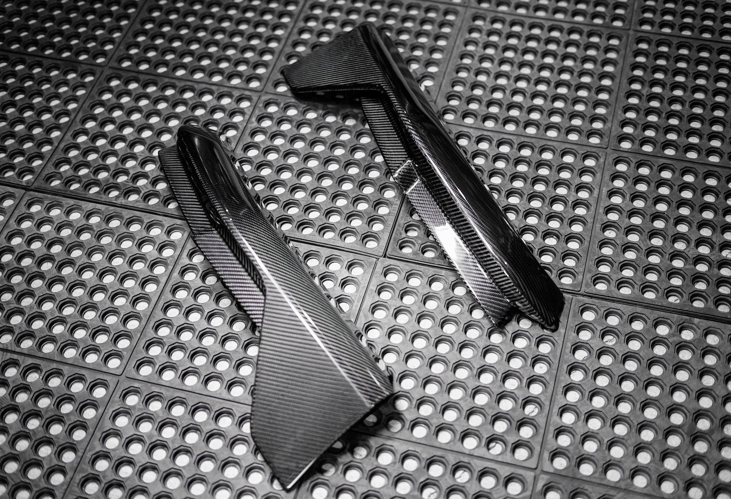 G8X MP Style Dry Carbon Fiber Rear Corners